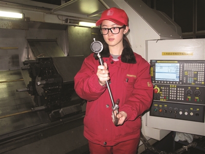 “最年輕省勞?！被啬感．斀處?被學生稱為“班主任學姐”