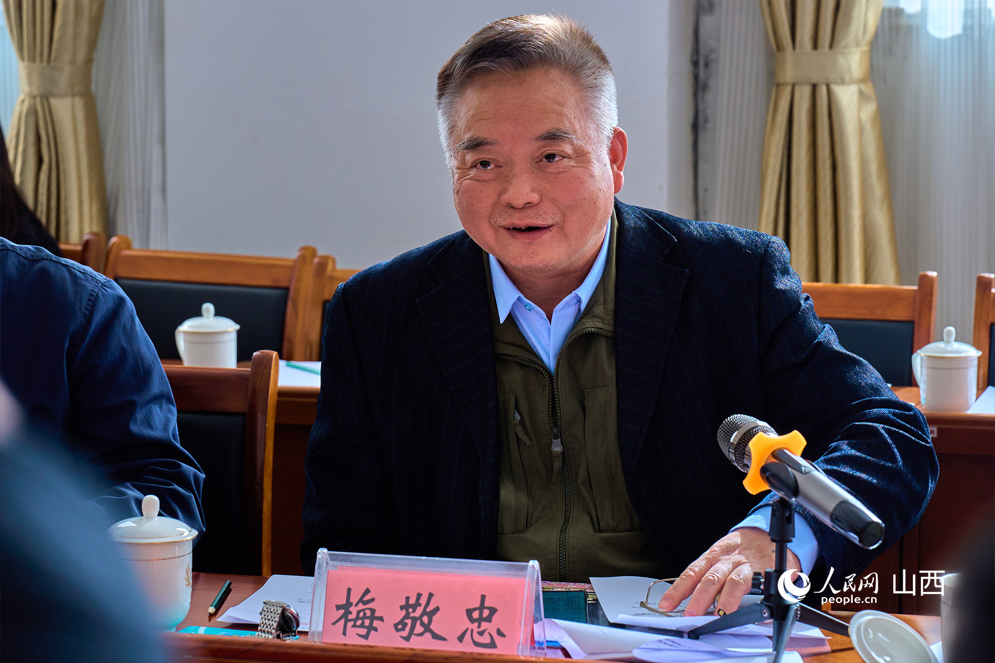 中央黨校（國(guó)家行政學(xué)院）文史教研部原副主任、教授梅敬忠。人民網(wǎng) 張超寧攝