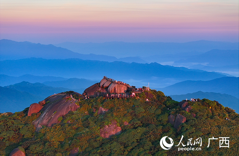 貓兒山日出。人民網(wǎng) 雷琦竣攝